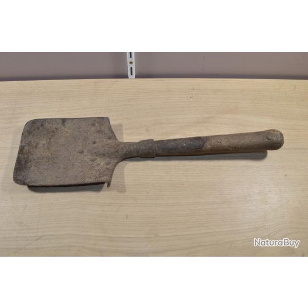 Pelle Allemande mod�le 1898. Premi�re Guerre Mondiale 1914/1918 Grenier