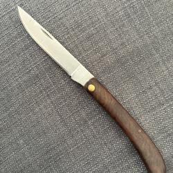 Couteau pliant noir de poche