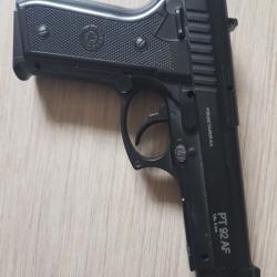 Airsoft Taurus pt92 6mm billes propulsion co2 finition m&eacute;tal plastique