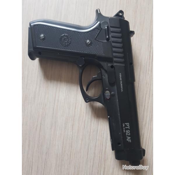 Airsoft Taurus pt92 6mm billes propulsion co2 finition m�tal plastique