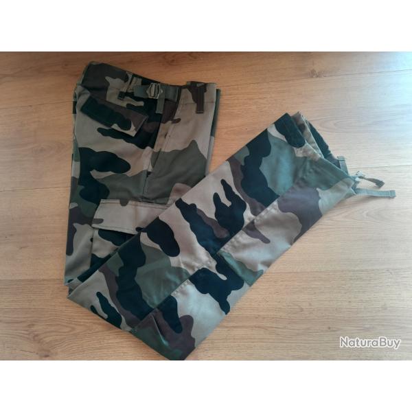Pantalon Camo       T 38