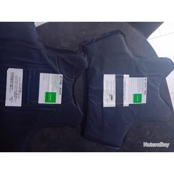 Ench�re lot de 2 plaques balistiques contre les armes de poings et les lames HAWK 46X34 cm