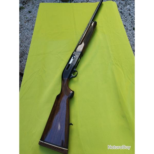 Superbe fusil semi automatique beretta A 301 Cal 12/70