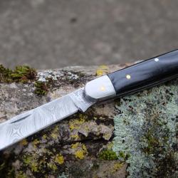 Greffoir Couteau Lame Damas 128 Couches Manche R&eacute;sine Fabrication Artisanale Cran Forc&eacute; 01