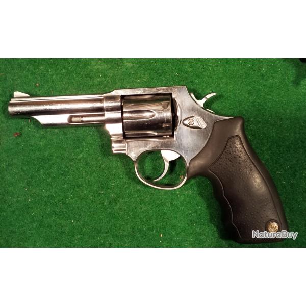 Revolver Taurus 82 S