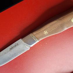 Couteau Damas Parforce neuf, poign&eacute;e bois, avec &eacute;tui, en mallette.