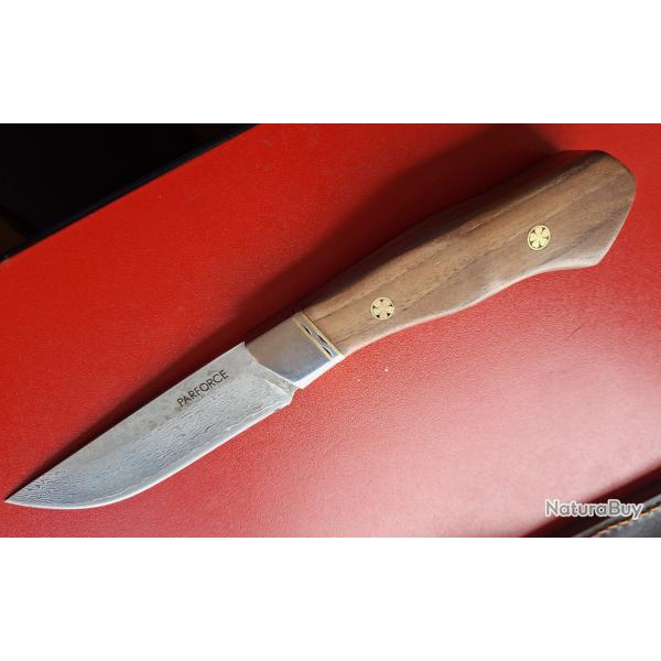 Couteau Damas Parforce neuf, poign�e bois, avec �tui, en mallette.