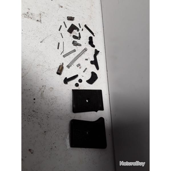 Lot de pieces pour pistolet SM mod 110 cal.8mm pak