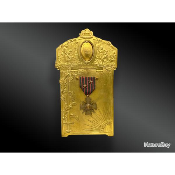 PORTE M�DAILLE, AVEC M�DAILLE DE LA CROIX DE GUERRE 14/18