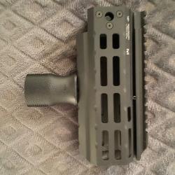 cz scorpion garde main.