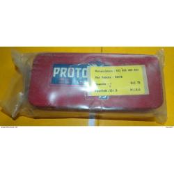 BOITE A OUTIL ROUGE EN METAL POUR CLE TYPE LAURAVIA POUR JEEP ,DODGE , DIMENSION 17 CM X 10 CM , HAU