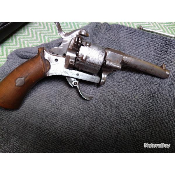 Revolver Lefaucheux a Broches