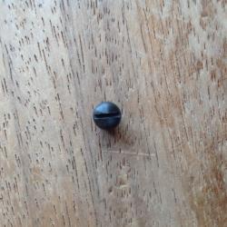 Vis d'acc&egrave;s neuve pour "drum", armes espagnoles &agrave; percussion &agrave; poudre noire.