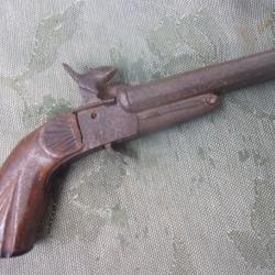 pistolet double canons &agrave; percussion long. 23,5 cm