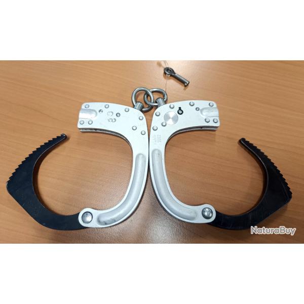 Menottes RIVOLIER Mle 2002 double s�curit� clef + bouton poussoir