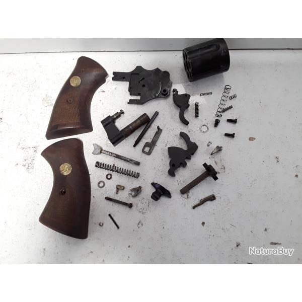 Lot de pieces pour revolver Reck combat cal.35R GS
