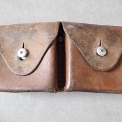 Cartouchi&egrave;re en cuir Arm&eacute;e Suisse pour fusil ou carabine Schmidt Rubin