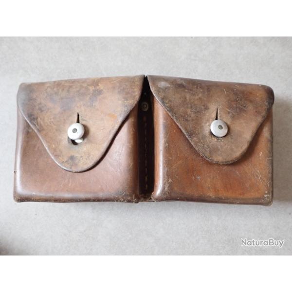 Cartouchi�re en cuir Arm�e Suisse pour fusil ou carabine Schmidt Rubin