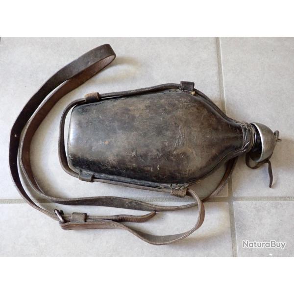 GOURDE EN VERRE ET CUIR DE L'ARMEE SUISSE DES ANNEES 1870