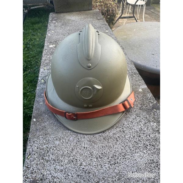 Casque adrian mod�le 1926- chasseurs alpins- tr�s bon etat