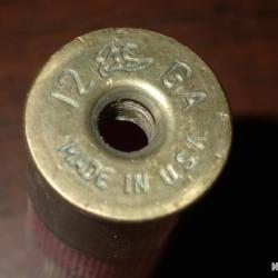 Douille F&eacute;d&eacute;ral en plastique Bordeaux &eacute;crit noir "2 2 1 5/8" - calibre 12 - chambr&eacute; en 76mm