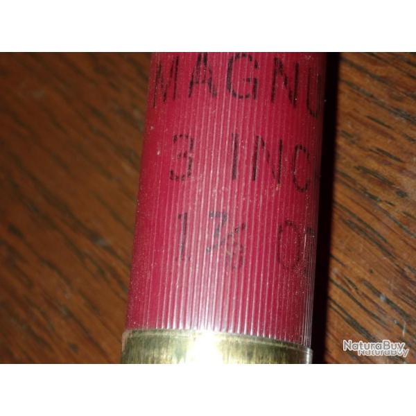 Douille F�d�ral en plastique bordeau - Magnum - chambre de 76 mm