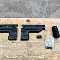 Kit Plastique Pour Crosse Pliante Accuracy - Model AT - Noir