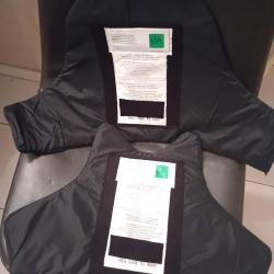 Ench&egrave;re lot de 2 plaques balistiques contre les armes de poings et les lames AEGIS 58X39 et 58x34 cm