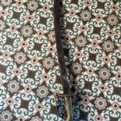 Ancien sabre briquet poignet bronze &agrave; identifier