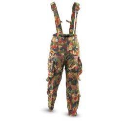 Pantalon &agrave; bretelles Arm&eacute;e Suisse camouflage Alpenflage