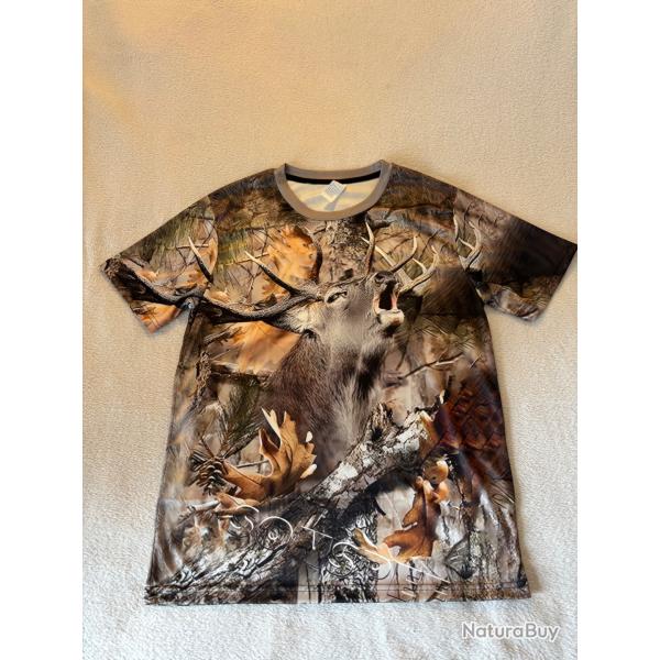 T-shirt manches courtes camouflage avec un cerf
