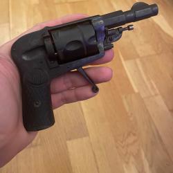 Revolver hammerless 8mm92 cat&eacute;gorie D