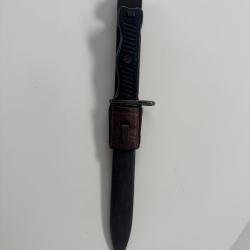 baionnette yougoslave avec &eacute;tui d'origine 1956