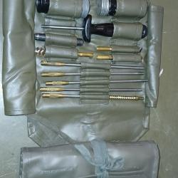 Trousse de nettoyage Suisse pour arme l&eacute;g&egrave;re