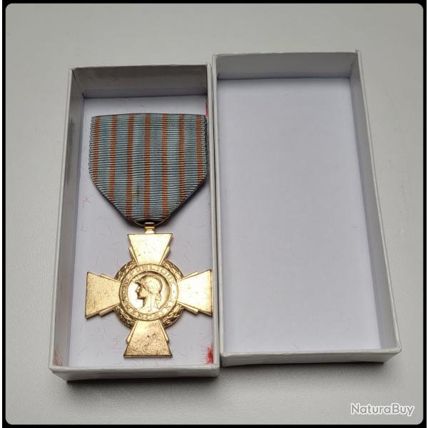 Croix du combattant : m�daille militaire fran�aise