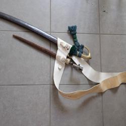 Sabre Briquet + Baionnette &agrave; douille + brellage en cuir de buffle. Voltigeur suisse ?