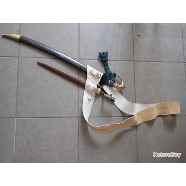 Sabre Briquet + Baionnette � douille + brellage en cuir de buffle. Voltigeur suisse ?