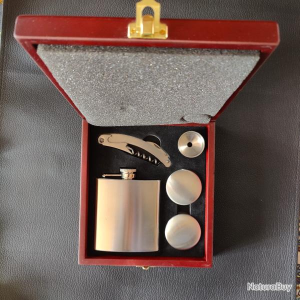 Flasque 2 Gobelets Tire bouchon entonnoir tout inox dans boite cadeau neuve