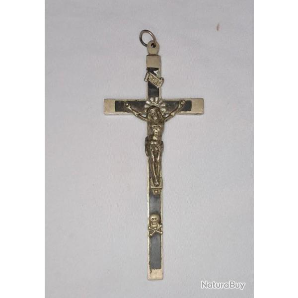 Ancien crucifix Allemand XIX�me argent�