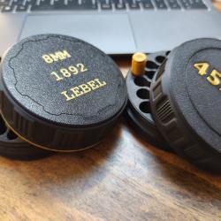 lot de deux bo&icirc;tes &agrave; munitions vides 45acp plus 8mm lebel