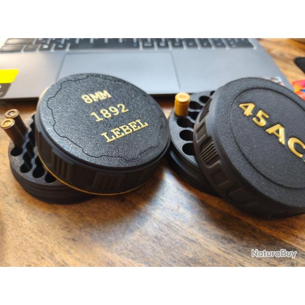 lot de deux bo�tes � munitions vides 45acp plus 8mm lebel