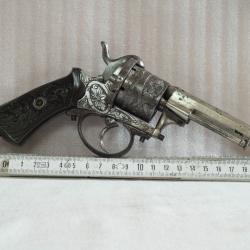 revolver &agrave; broche 9mm