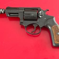 Revolver compact ME38 &agrave; blanc, calibre 9 mm RK, finition bronz&eacute;e, aspect bois