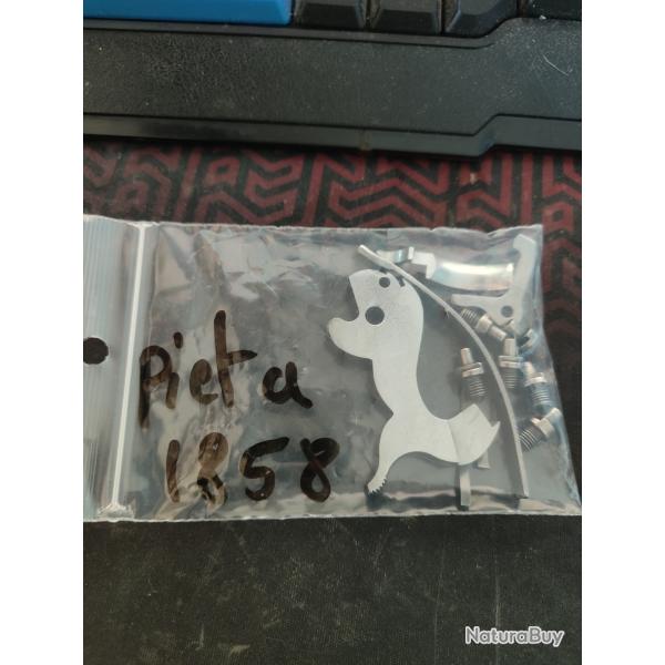 Lot de pieces d�tach�es pietta 1858