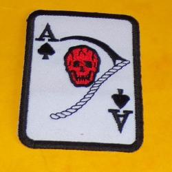 TISSU PATCH : AS DE PIQUE , LA FAUCHEUSE , HAUTEUR  7&nbsp;CM , BON ETAT VOIR PHOTO . POUR TOUT RENSEIGNE