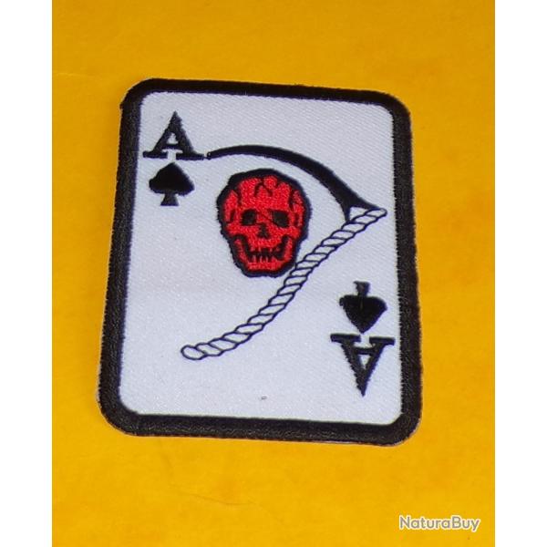 TISSU PATCH : AS DE PIQUE , LA FAUCHEUSE , HAUTEUR  7�CM , BON ETAT VOIR PHOTO . POUR TOUT RENSEIGNE