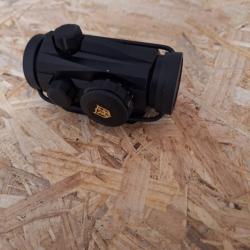 Point rouge nikko stirling