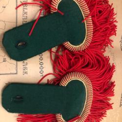 Attributs de parade de la L&eacute;gion &Eacute;trang&egrave;re&Eacute;paulettes et ceinture bleue
