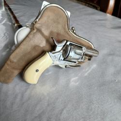 Vent tr&egrave;s beau pistolet 320. 6c tout sculpteur apte au tir