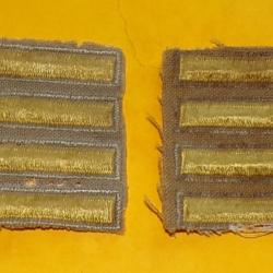 ARMEE AMERICAINE U.S : PAIRE INSIGNE EN TISSU DE GALONS DE MANCHES ,&nbsp;ETAT VOIR PHOTO&nbsp; . POUR TOUT RE